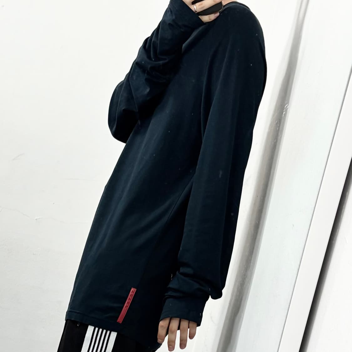 프라다 레드탭 백포켓 롱슬리브 상품이미지3