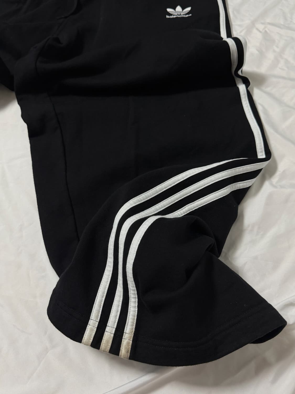 발렌시아가 adidas 플리스 트레이닝 팬츠 상품이미지2