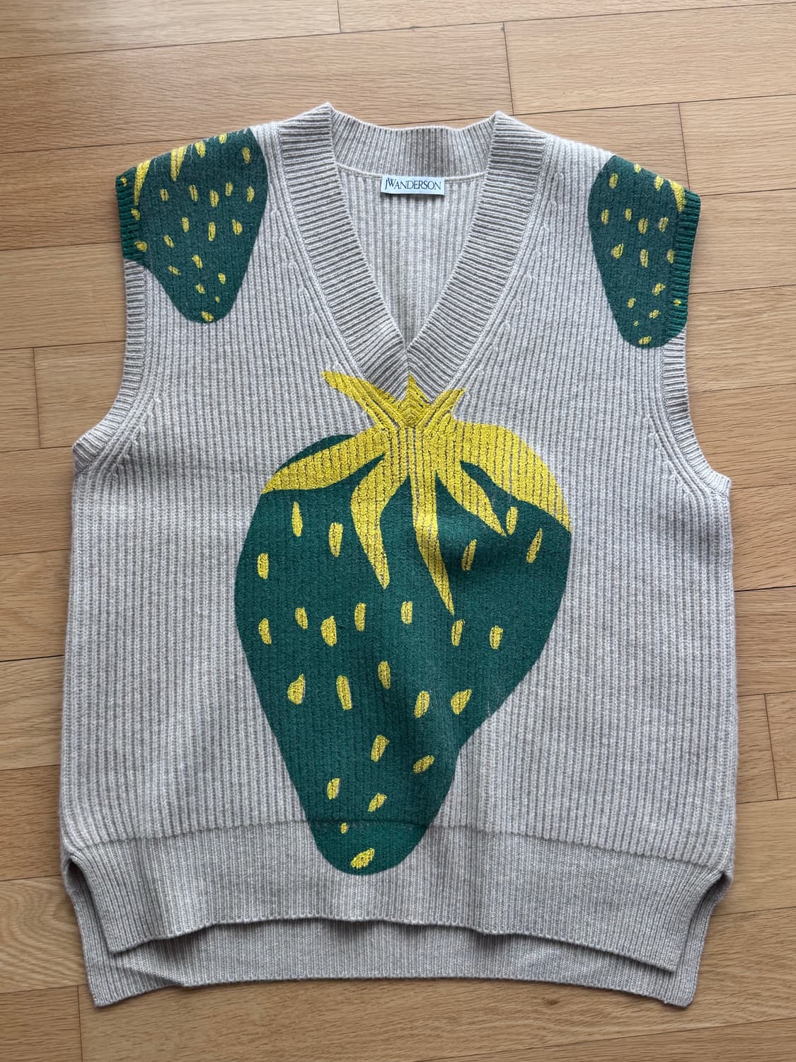JW Anderson Strawberry Printed Wool Vest 상품이미지3
