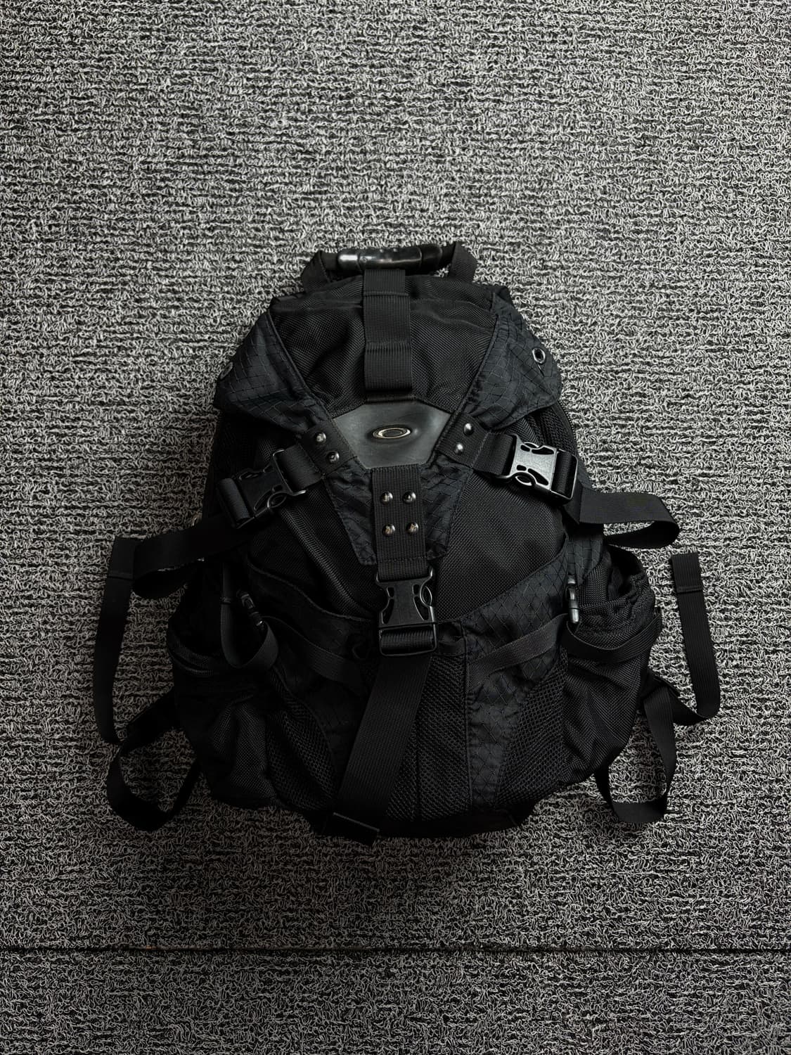 오클리 아이콘 3.0 테크니컬 백팩 블랙 1457 상품이미지2