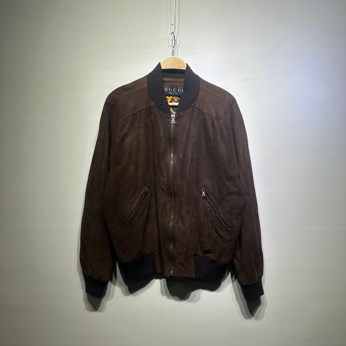 구찌 스웨이드 봄버 자켓 판매합니다 상품이미지1