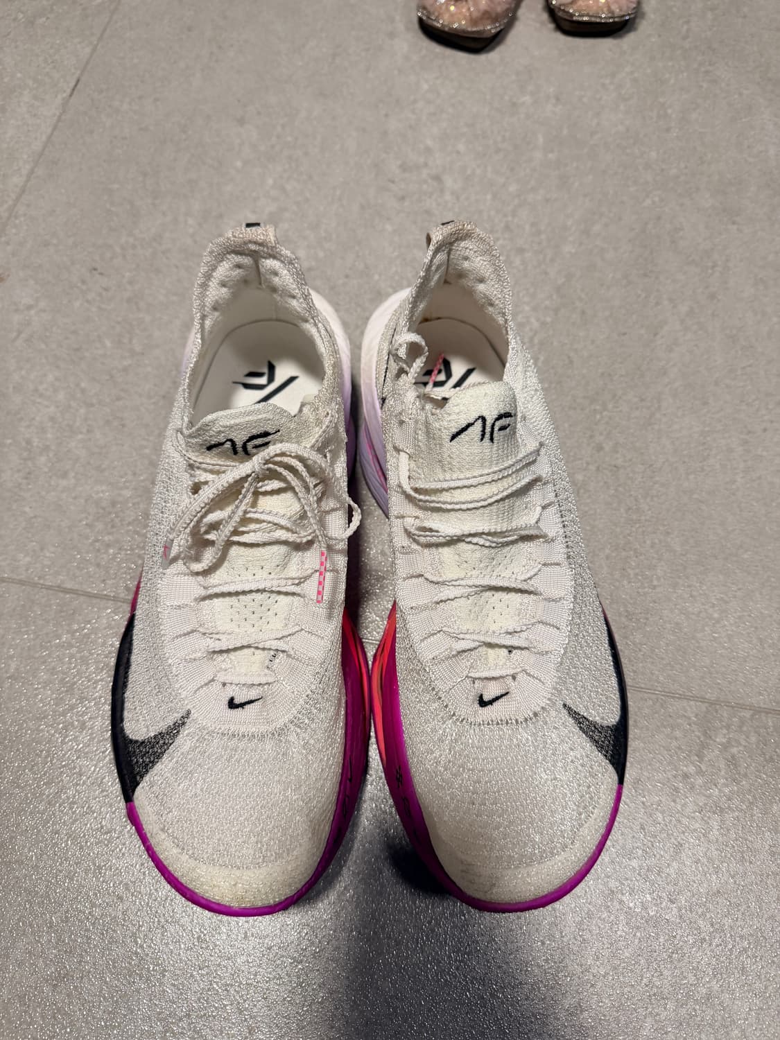 나이키 에어 줌 알파플라이 넥스트% 3 하이퍼 핑크 상품이미지3