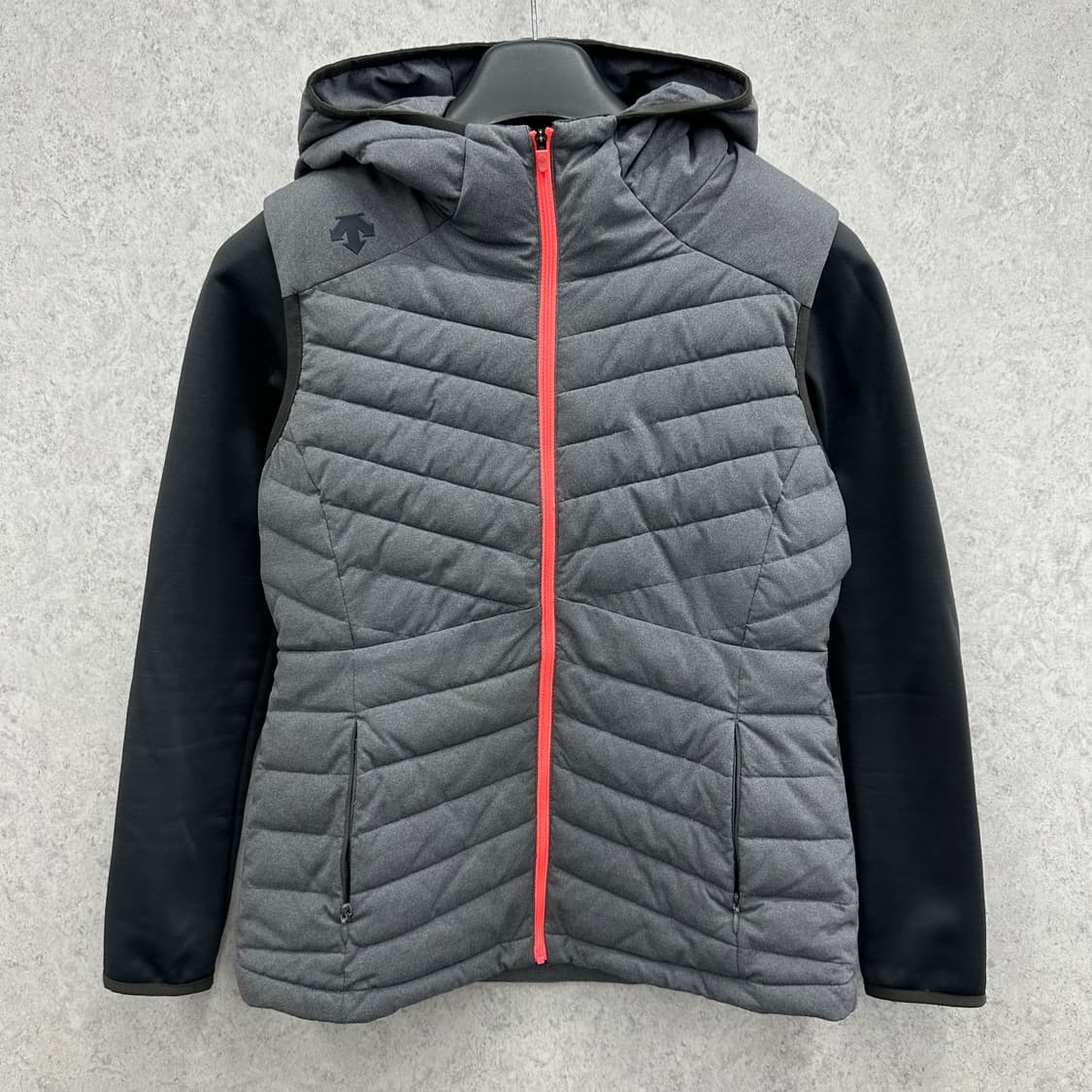 90 데상트 여자 하이브리드 웰론 패딩 상품이미지1