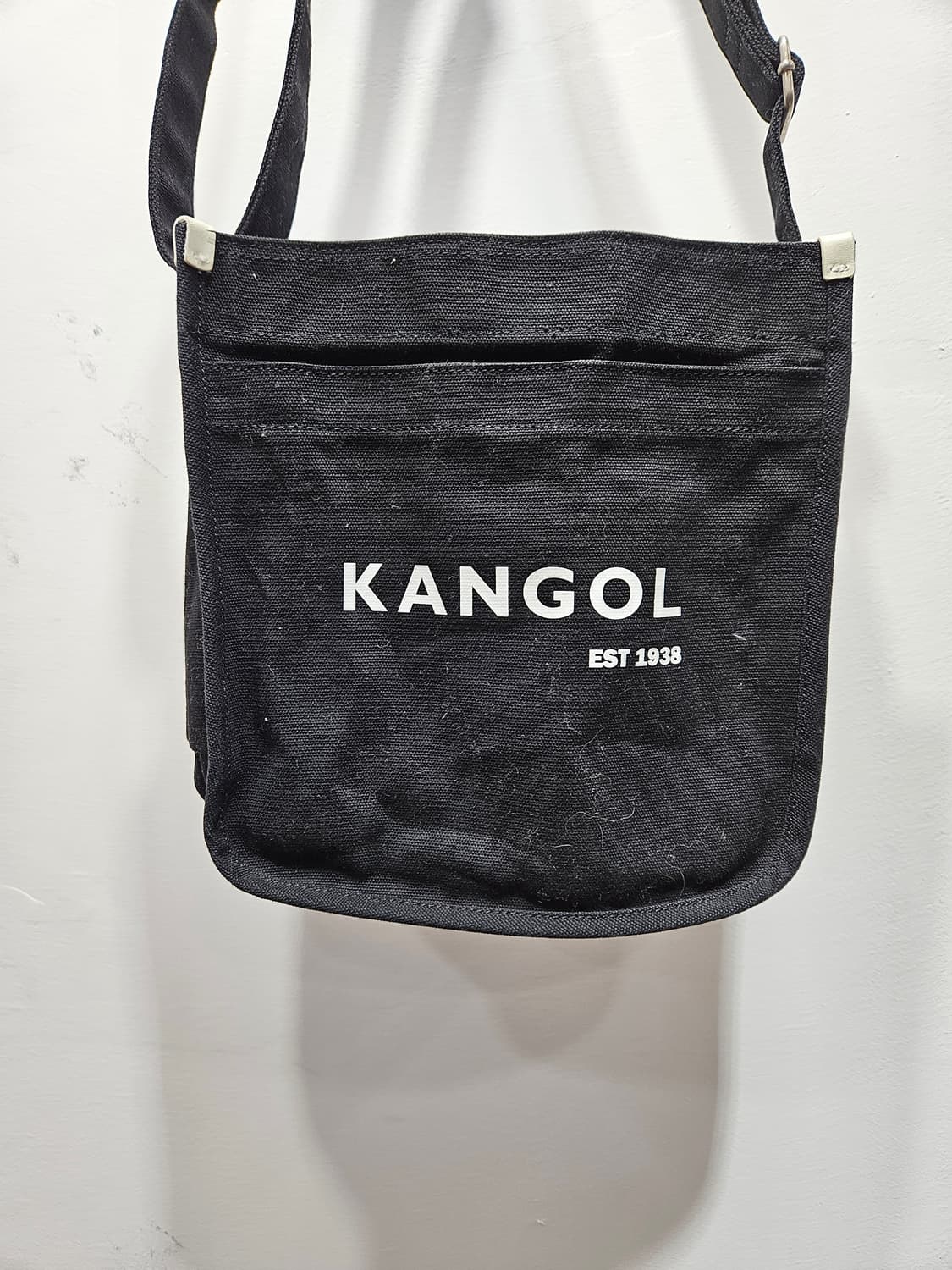 캉골(KANGOL) 조이 캔버스 크로스백 블랙  상품이미지2