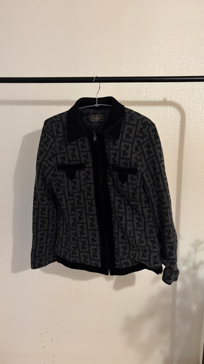 펜디 주카 모노그램 로고 자켓 상품이미지1