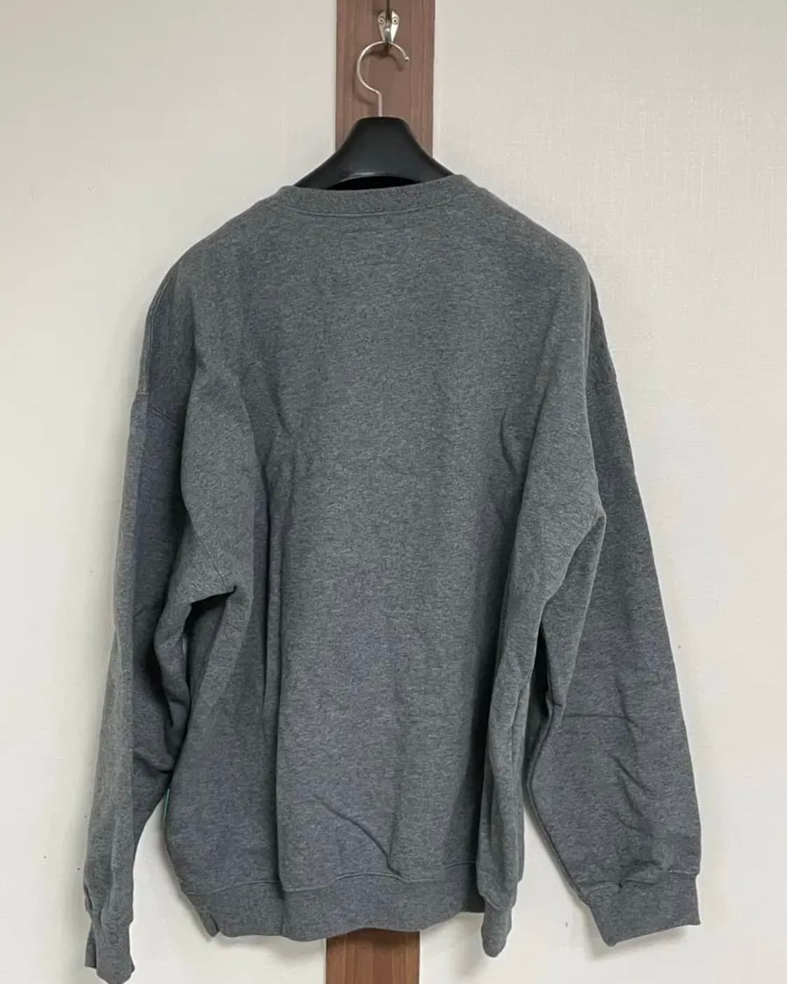 Yeseyesee 예스아이씨 맨투맨 차콜 상품이미지3