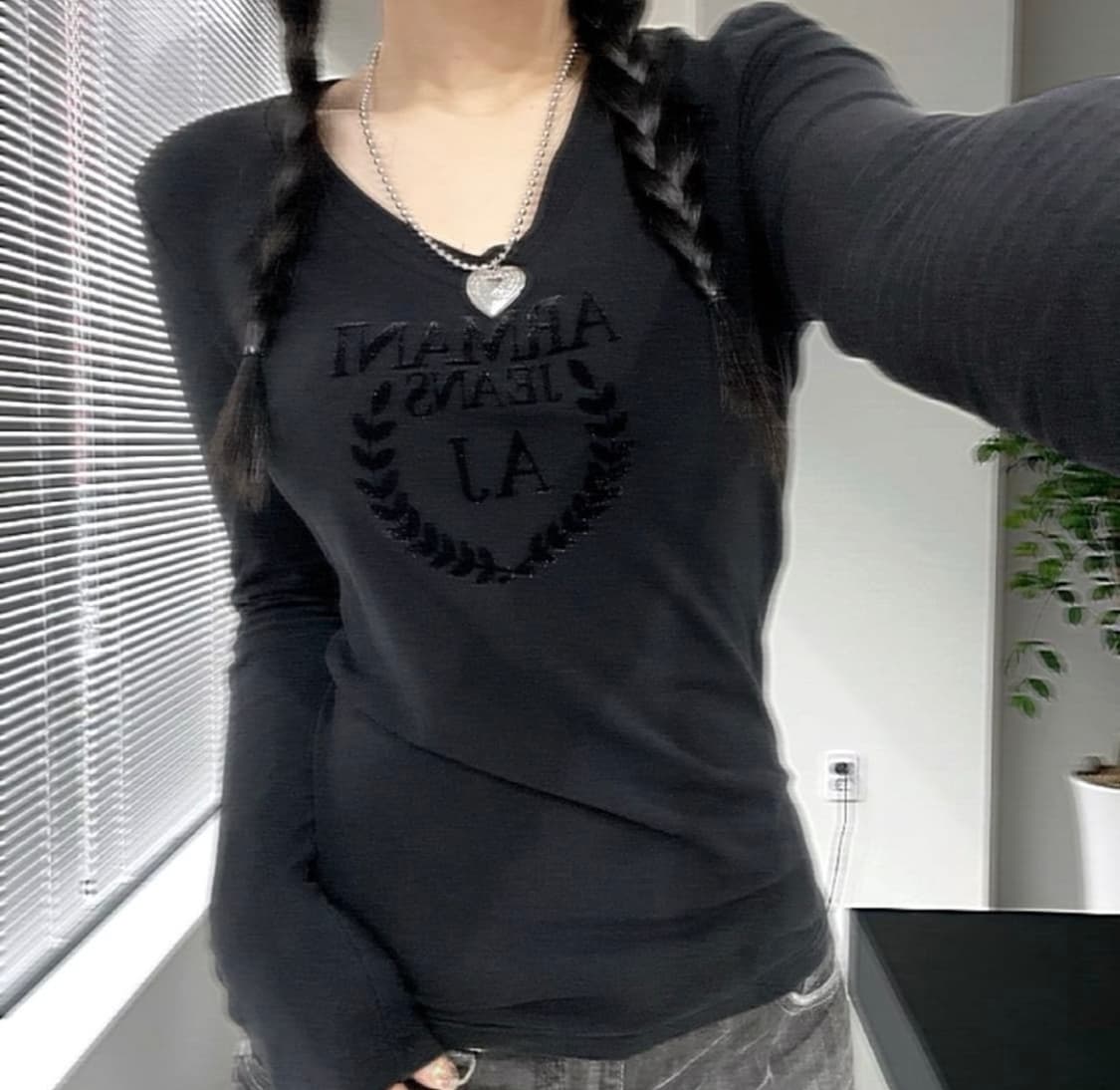 아르마니진스 벨벳로고 롱슬리브 상품이미지1