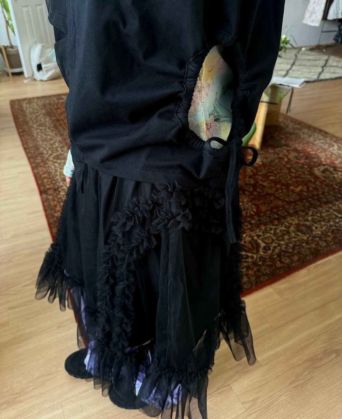 생긴 러플 샤 스커트 블랙 상품이미지1