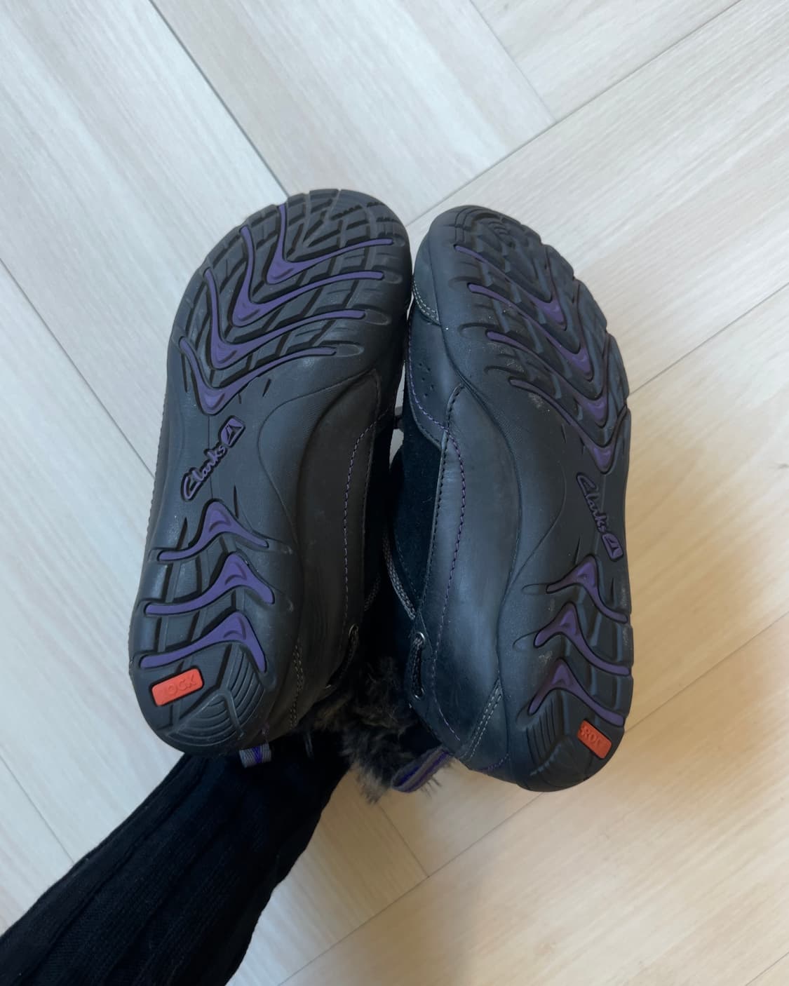 [CLARKS] Drawstring Ankle Fur Boots 상품이미지7