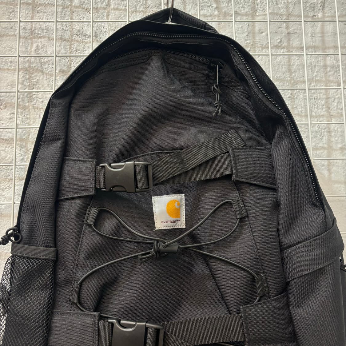 칼하트 WIP 블랙 킥플립 백팩 OS 상품이미지4