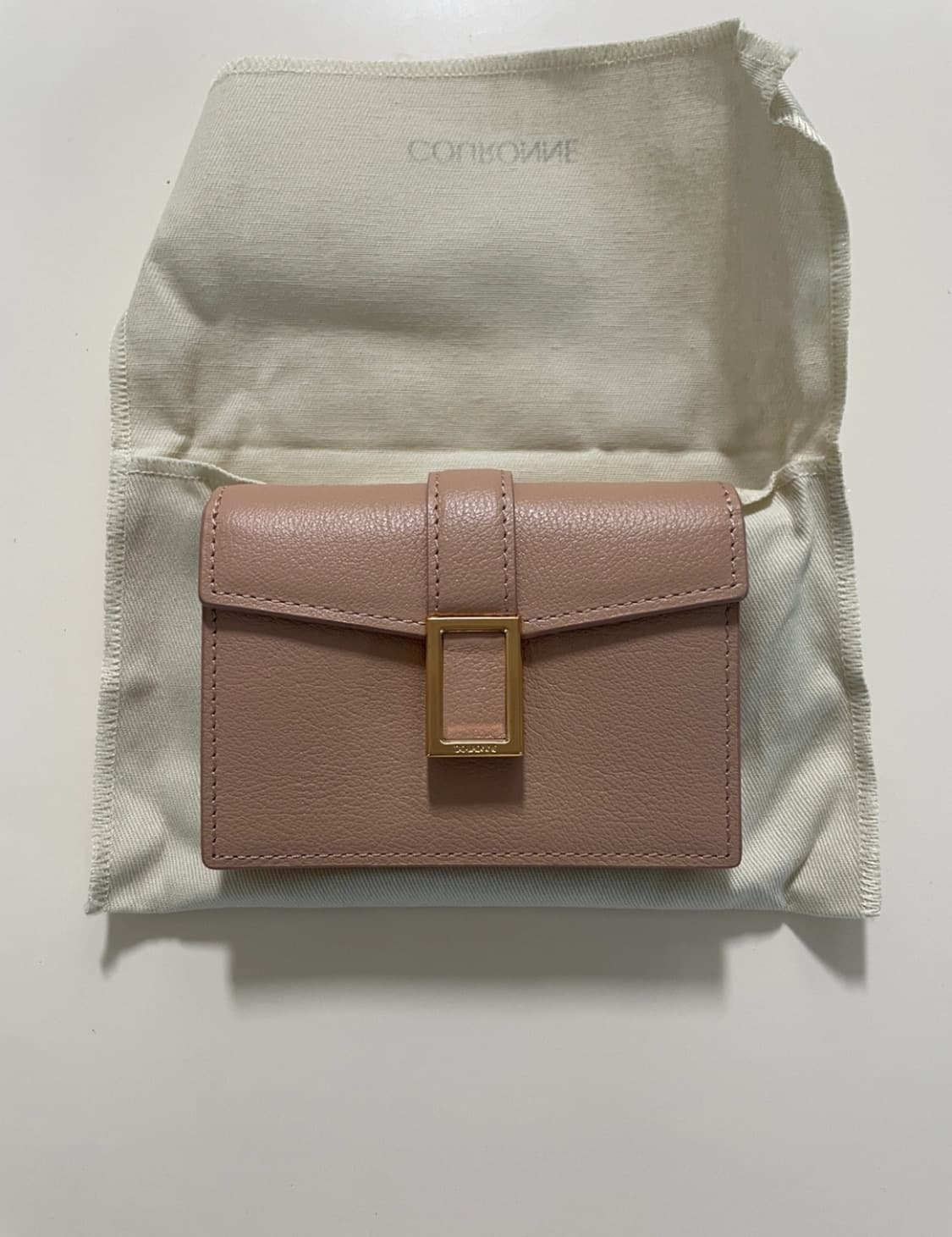 쿠론 여성용 클로이 캣 숄더 명함 지갑 상품이미지1