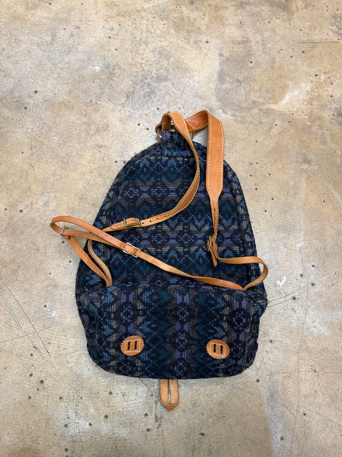 유케텐 트라이앵글 울 백팩 상품이미지2