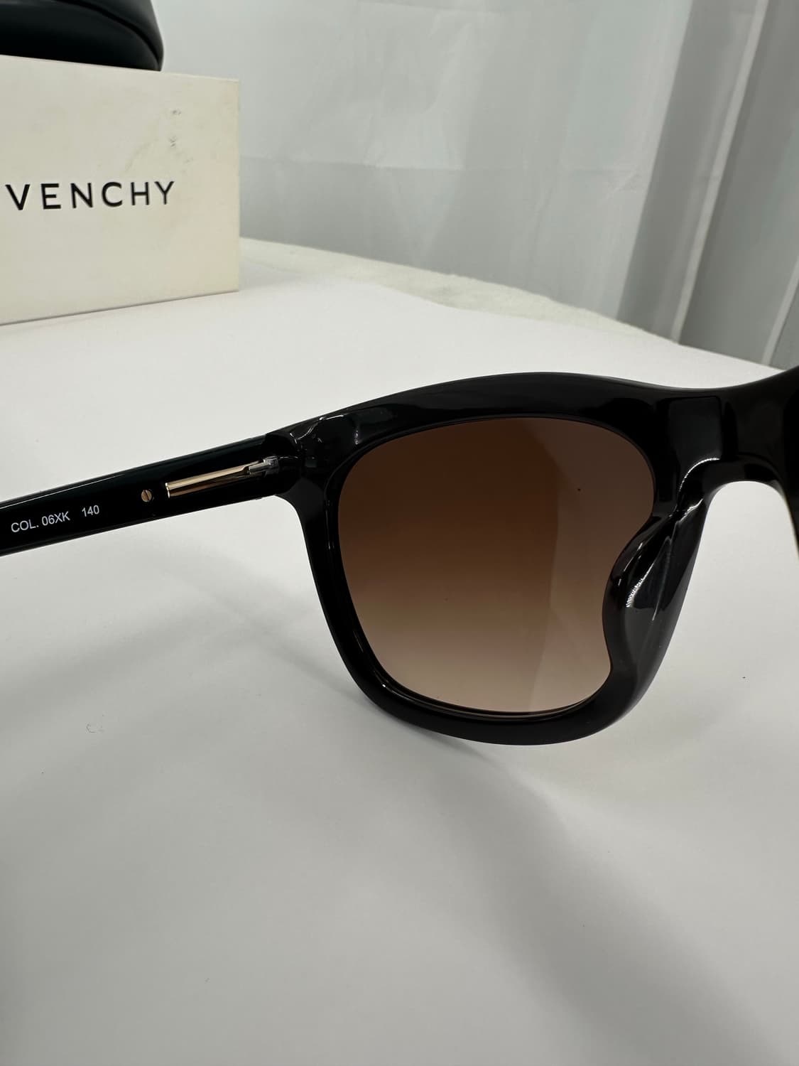 [새상품 무료배송] 정품 지방시 Made in Italy 선글라스 상품이미지5