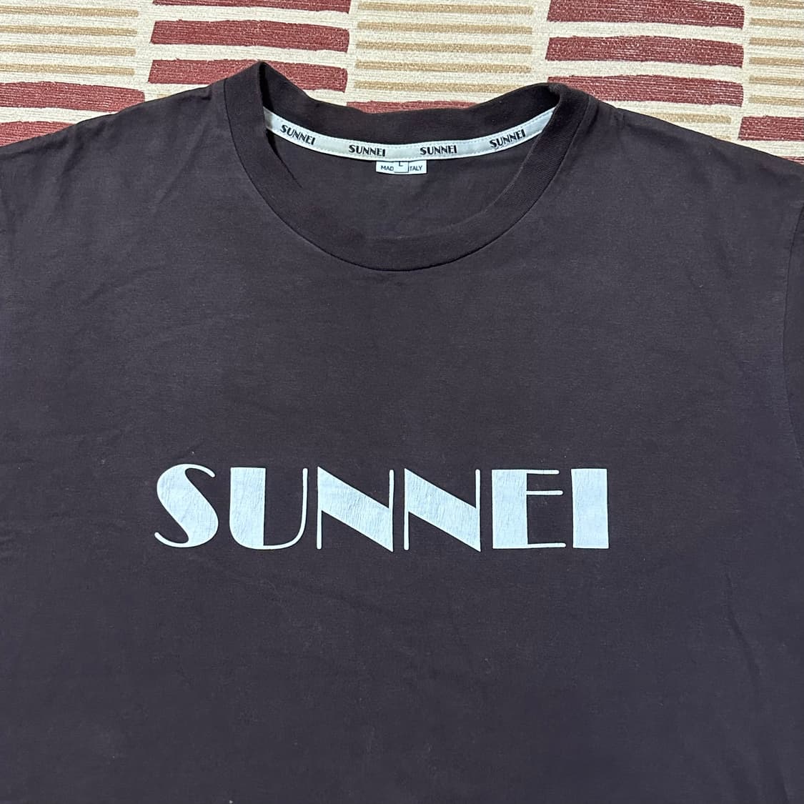 SUNNEI 써네이 빅로고 반팔티셔츠 다크브라운 SIZE L 상품이미지3
