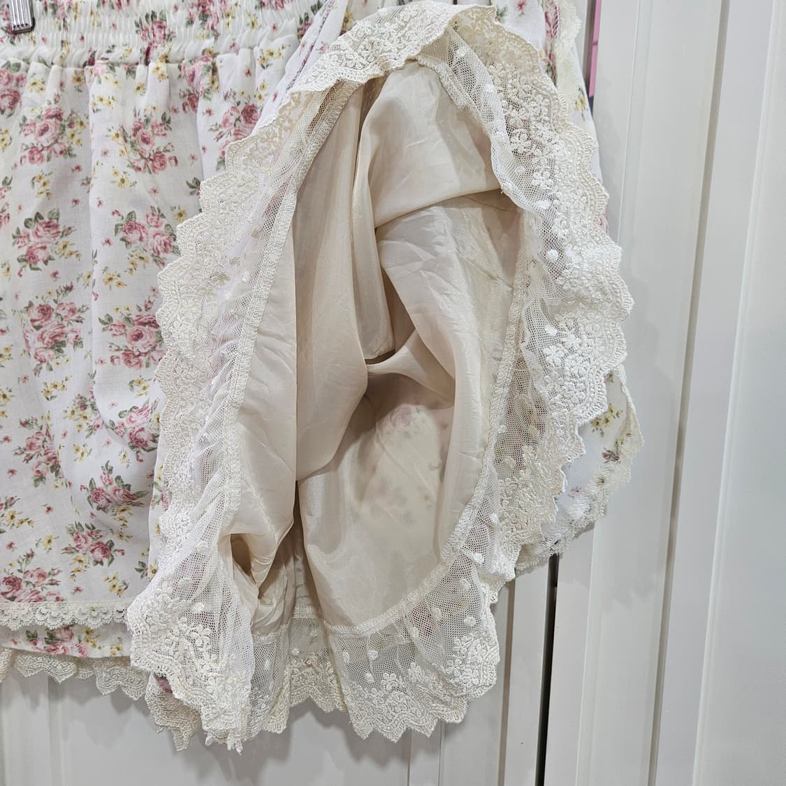 엑시즈팜(axes femme) 쉐비 로즈 레이스 큐롯 스커트 상품이미지7