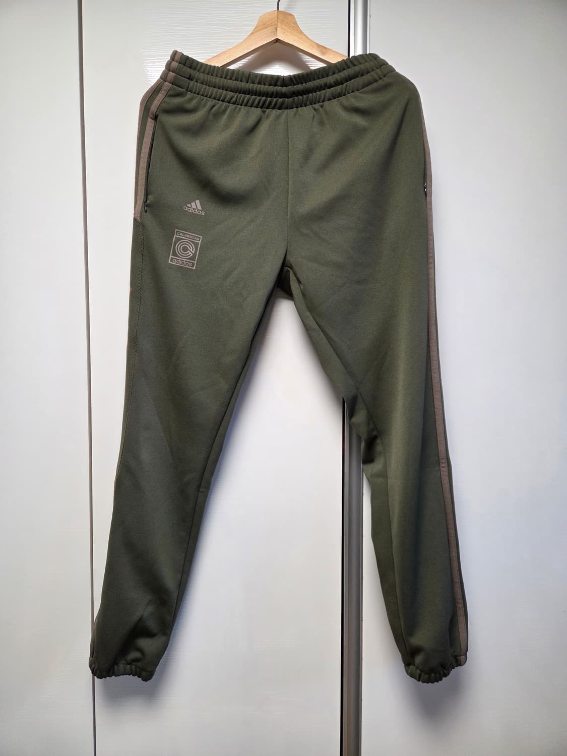 아디다스 이지 칼라바사스 트랙 팬츠 코어 밍크 상품이미지1