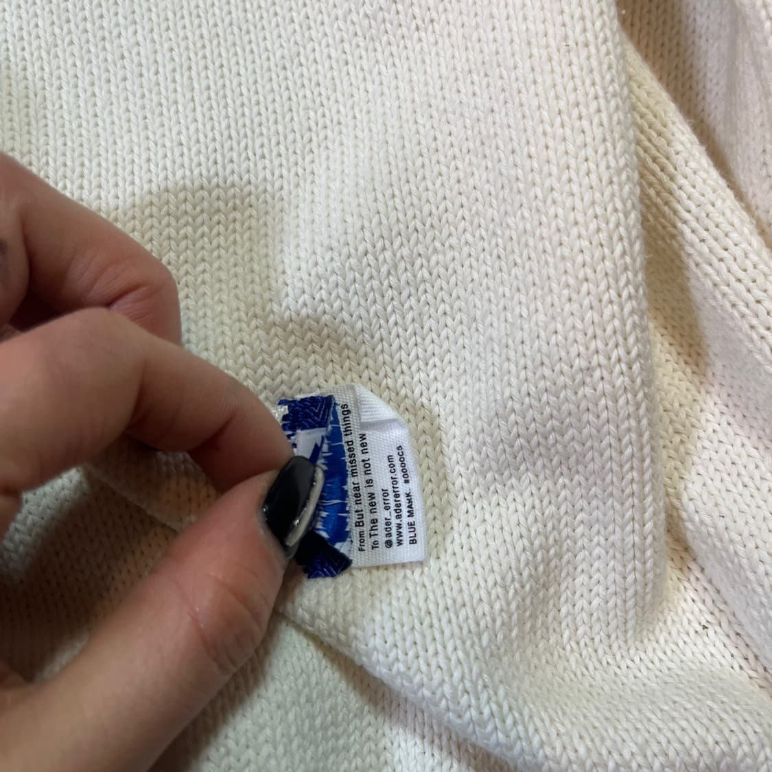 아더에러 22ss 트윈 하트 니트 상품이미지5