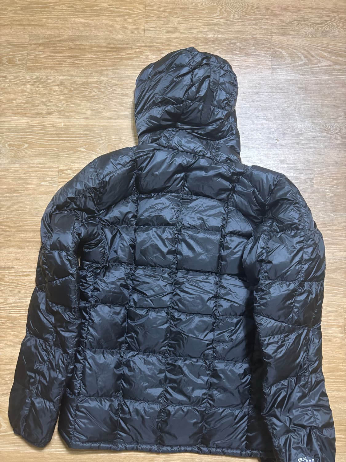 몽벨 슈페리어 다운 파카 블랙 새상품 판매합니다. 상품이미지2