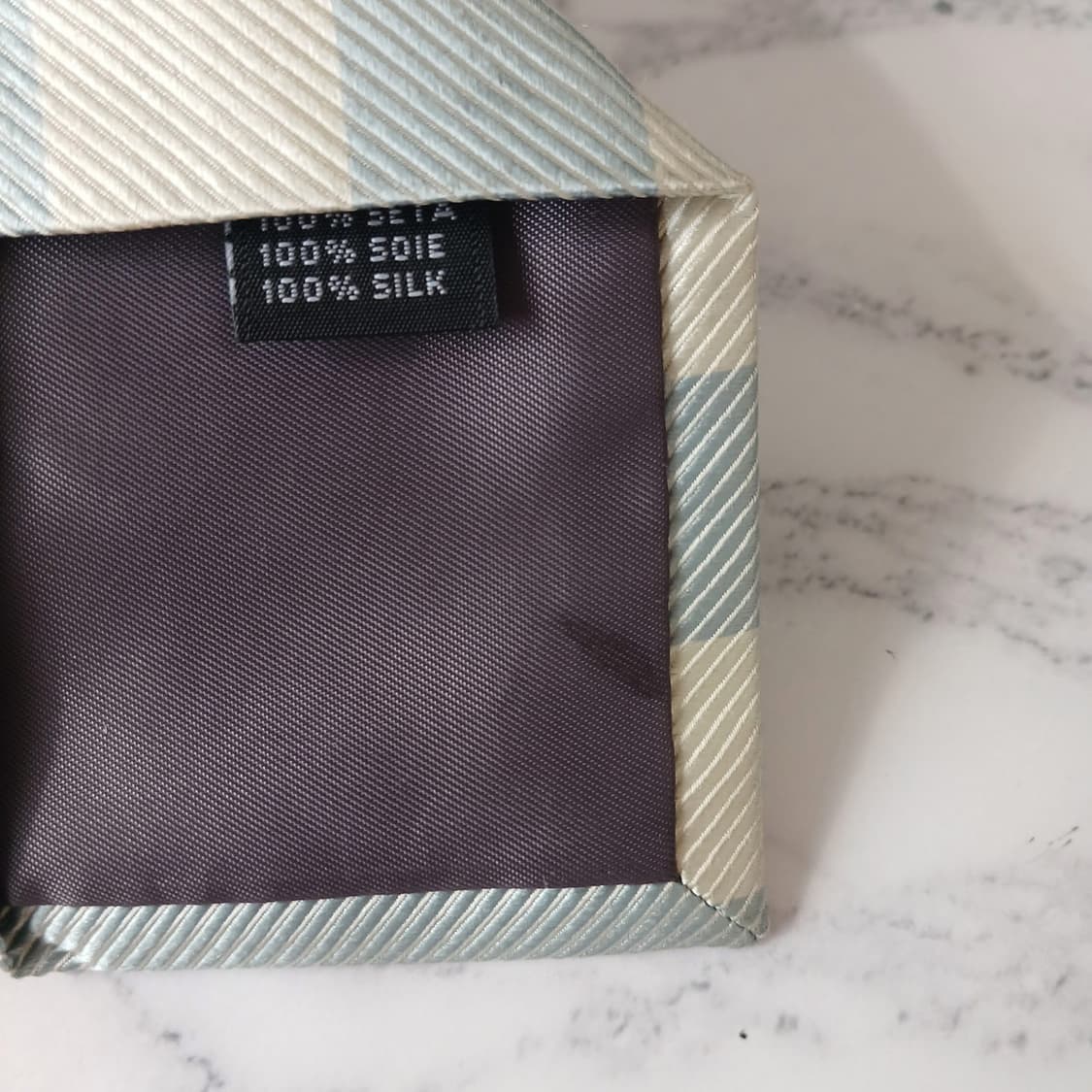 지안프랑코 페레 실크 블루 스트라이프 넥타이 9cm B등급 E910
 상품이미지8