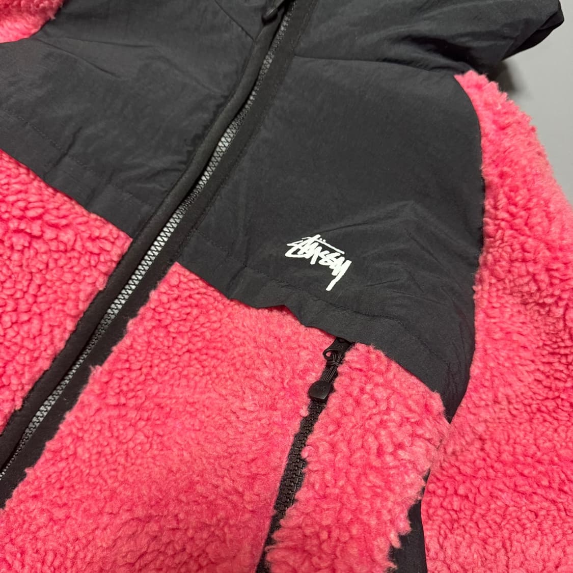 스투시(STUSSY) 핑크컬러 쉐르파 패널드 후드 자켓 상품이미지4