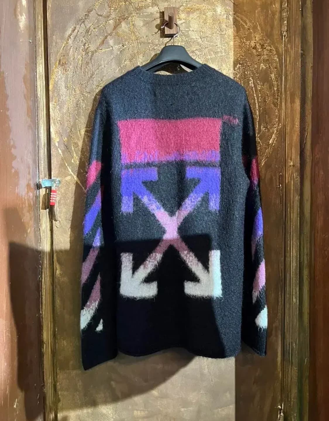 오프화이트 모헤어 니트 상품이미지1