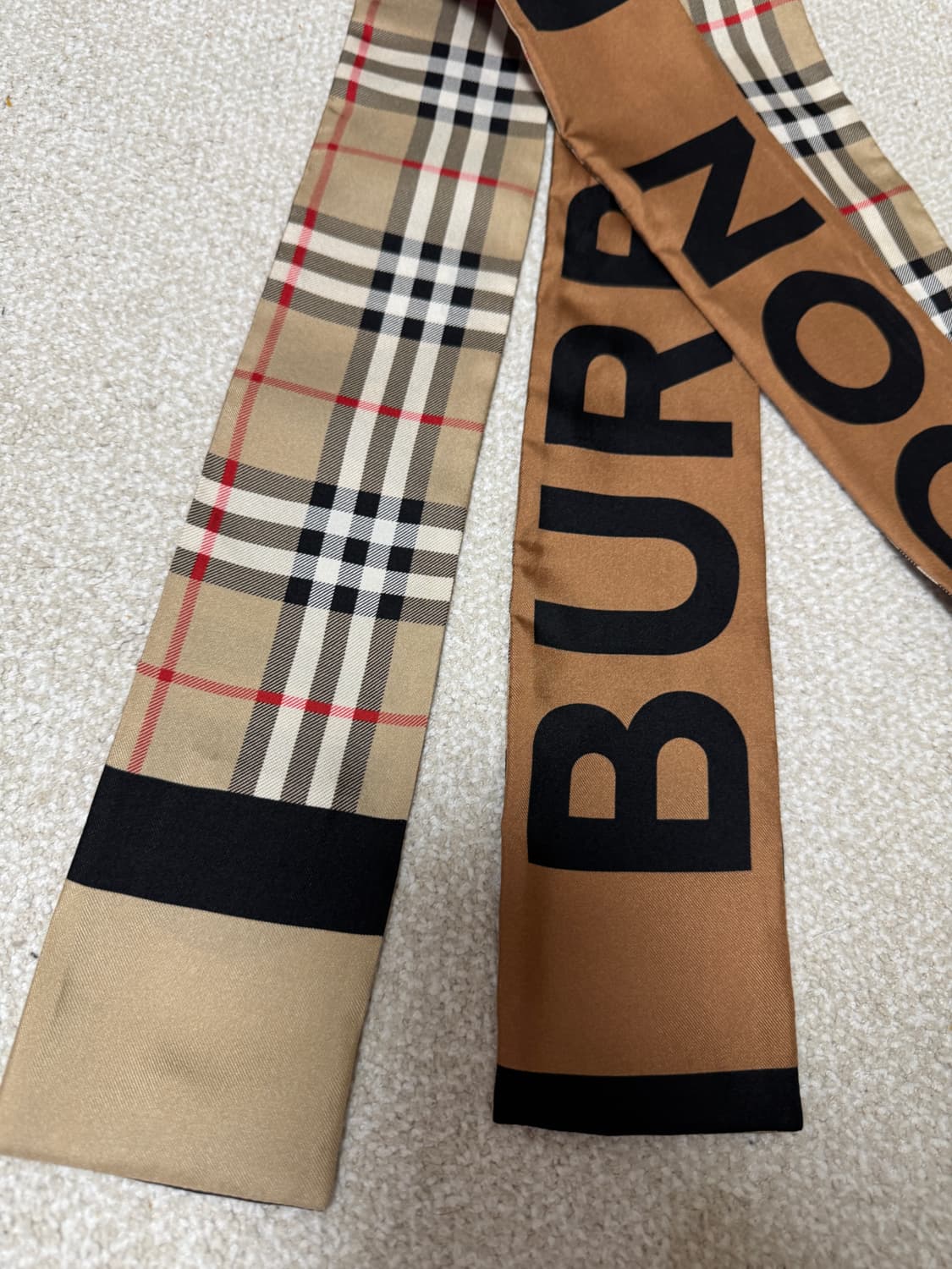 정품 버버리 트윌리(거의 새것) 상품이미지3