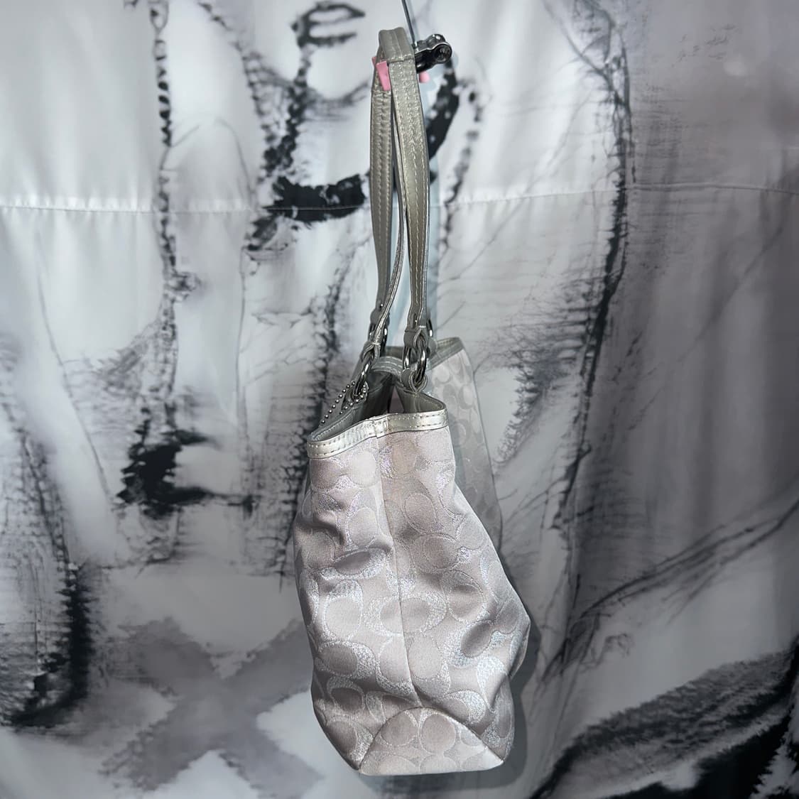 코치 Y2K 실버 숄더백 상품이미지4