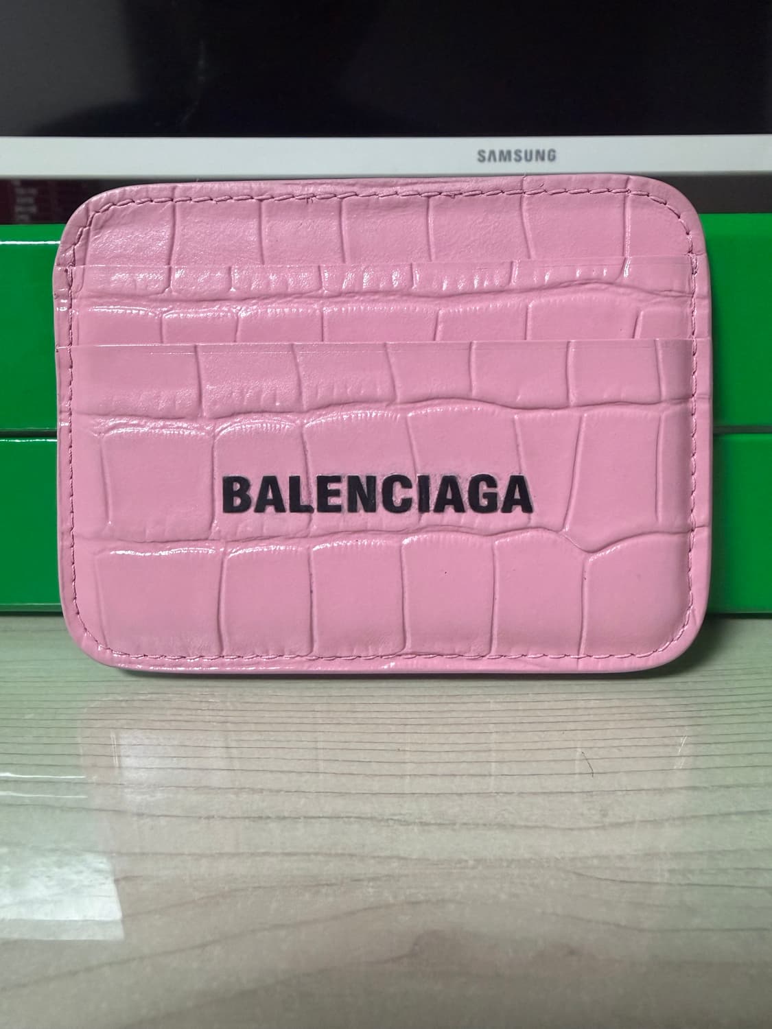 발렌시아가 샤이니 크로커다일 엠보스 캐쉬 카드 홀더 핑크 상품이미지1