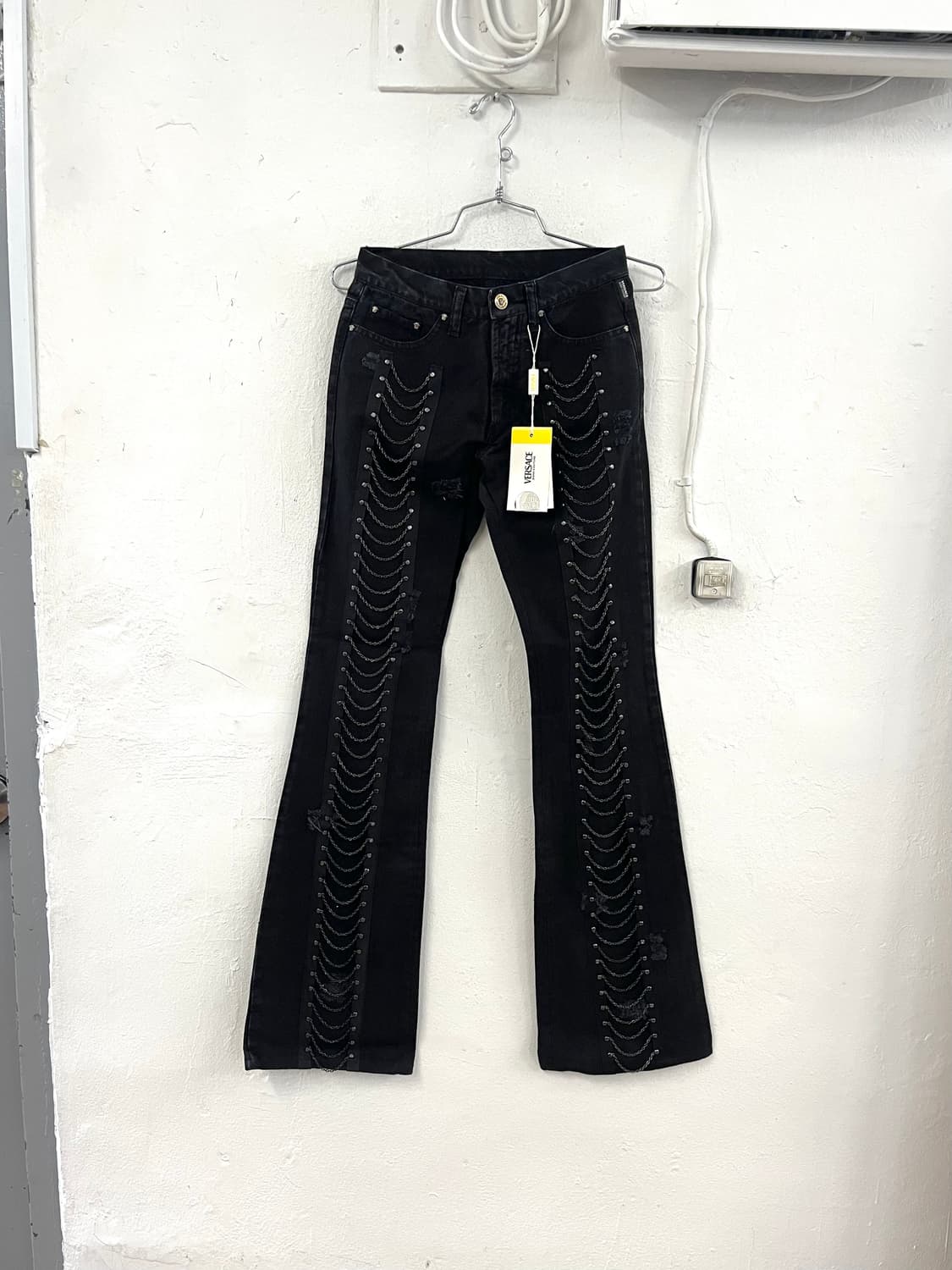 베르사체 체인 부츠컷 데님 플레어 팬츠 상품이미지1