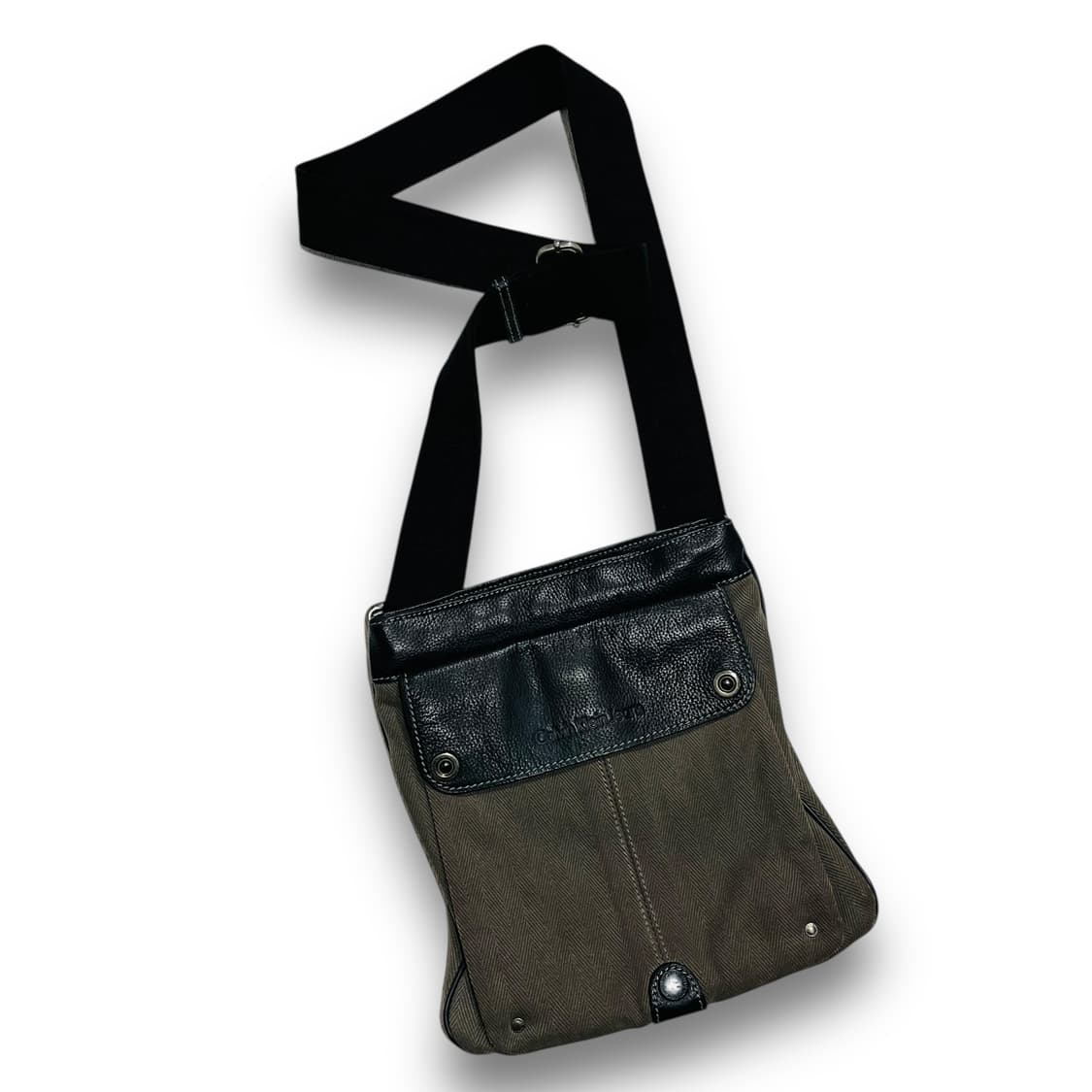 캘빈 클라인 소가죽 디테일 메신저 크로스백 상품이미지1