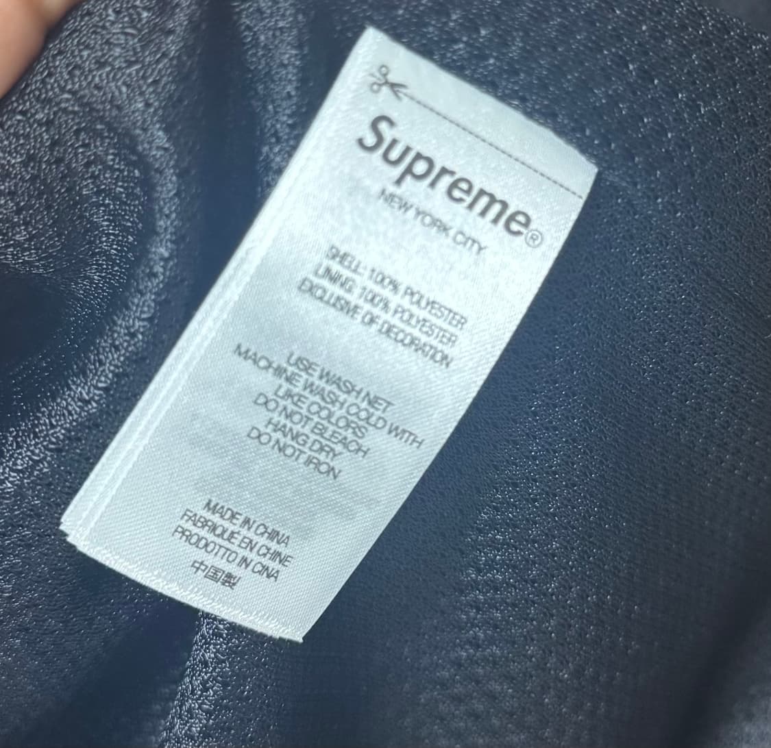 슈프림 x 엄브로 그라디언트 트랙 자켓 블랙 - 25FW 상품이미지5