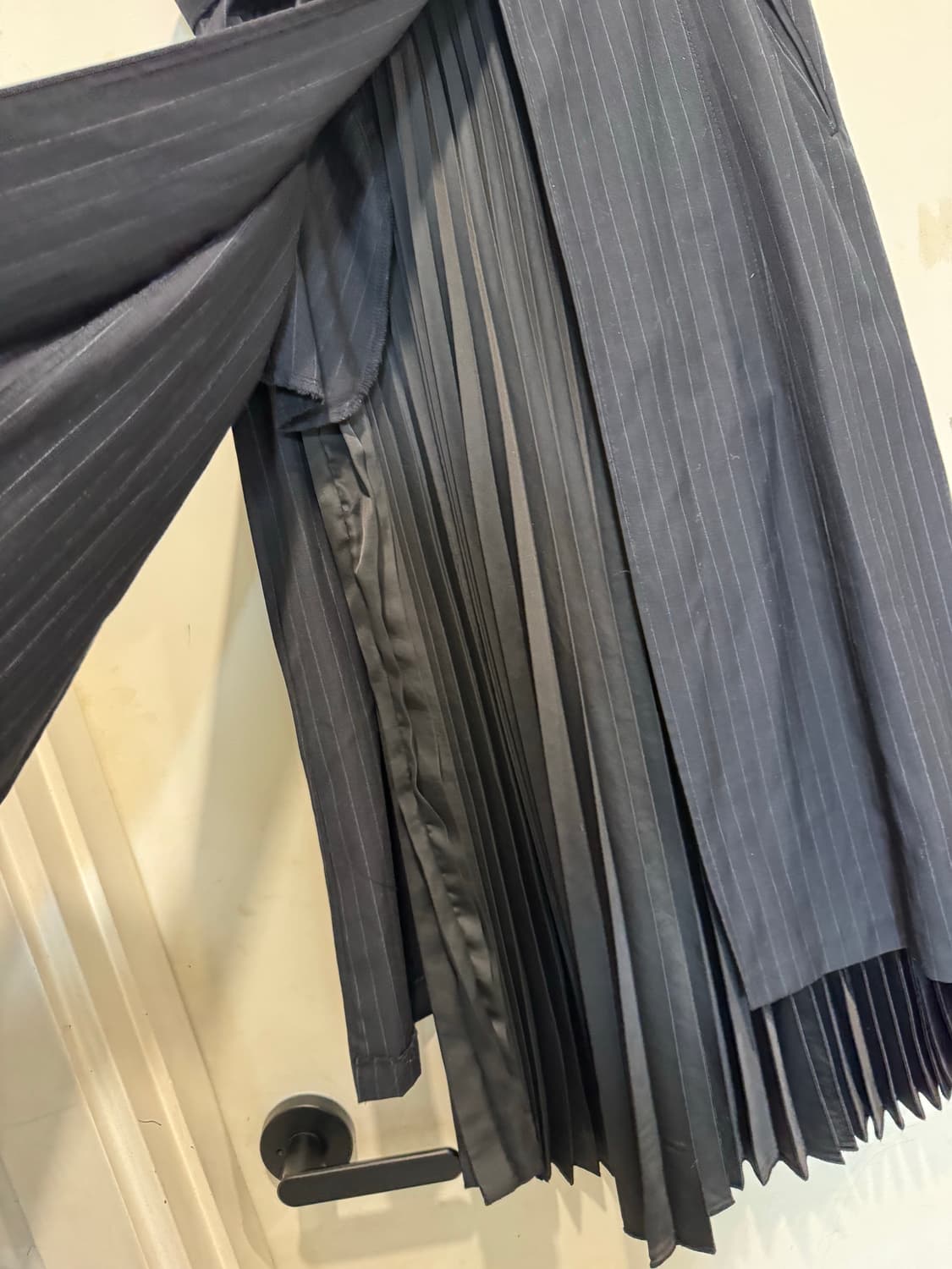 The ilma 더일마 플리츠 랩 스커트 상품이미지5