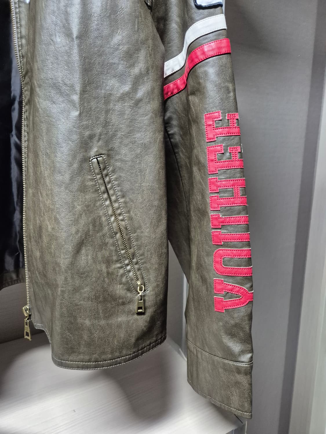 유희 와펜 디테일 바이커 자켓 FREE 상품이미지3