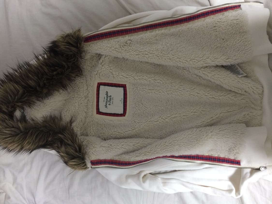 아베크롬비 y2k 슬림핏 퍼 털 퍼후드집업 울프죠 후집 상품이미지5