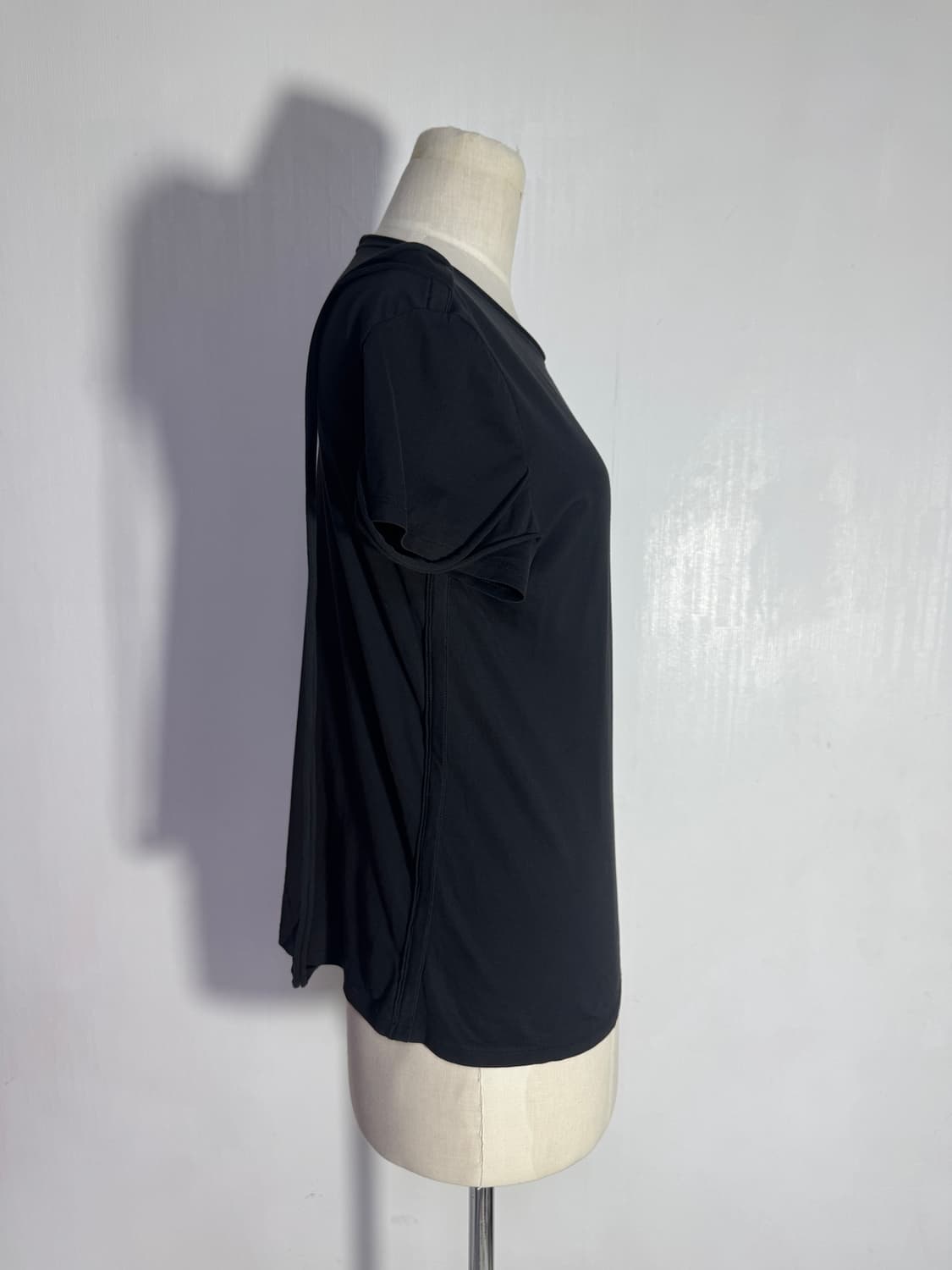 헬무트랭 스트랩 디테일 티셔츠 상품이미지3