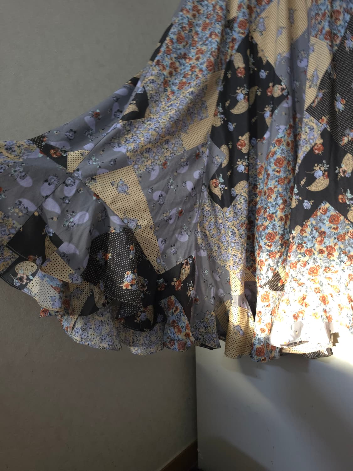 써스데이아일랜드 롱 프릴원피스 상품이미지3