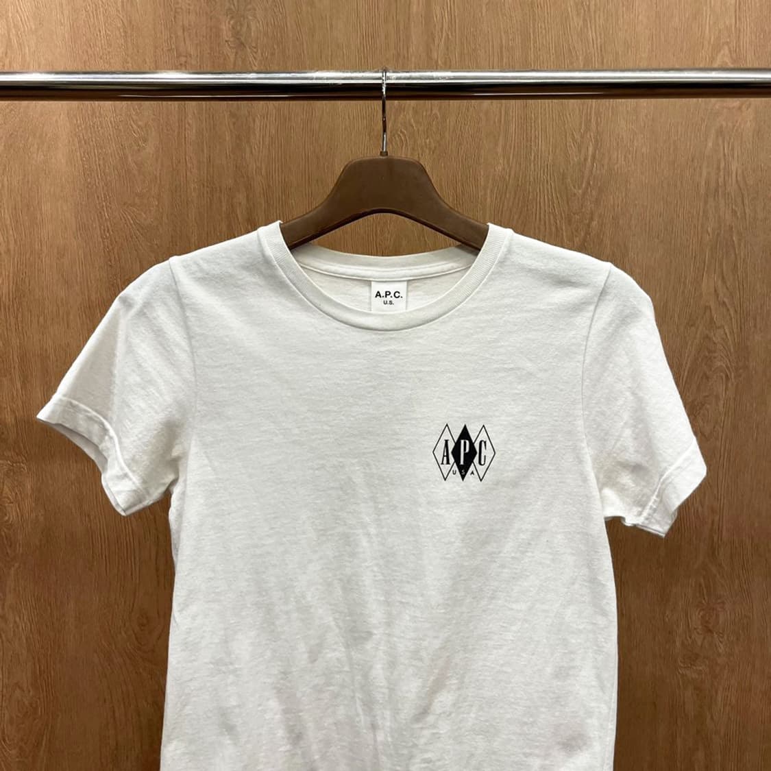 아페쎄 반팔 티셔츠 로고 프린팅 라운드넥 무지 디테일 레귤러핏 화이트 상품이미지4