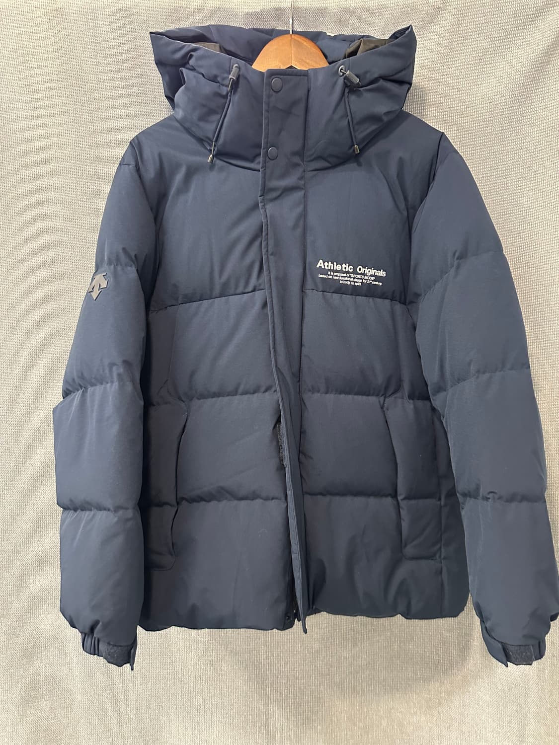 데상트 DESCENTE Athletic 네이비 다운 패딩 상품이미지1