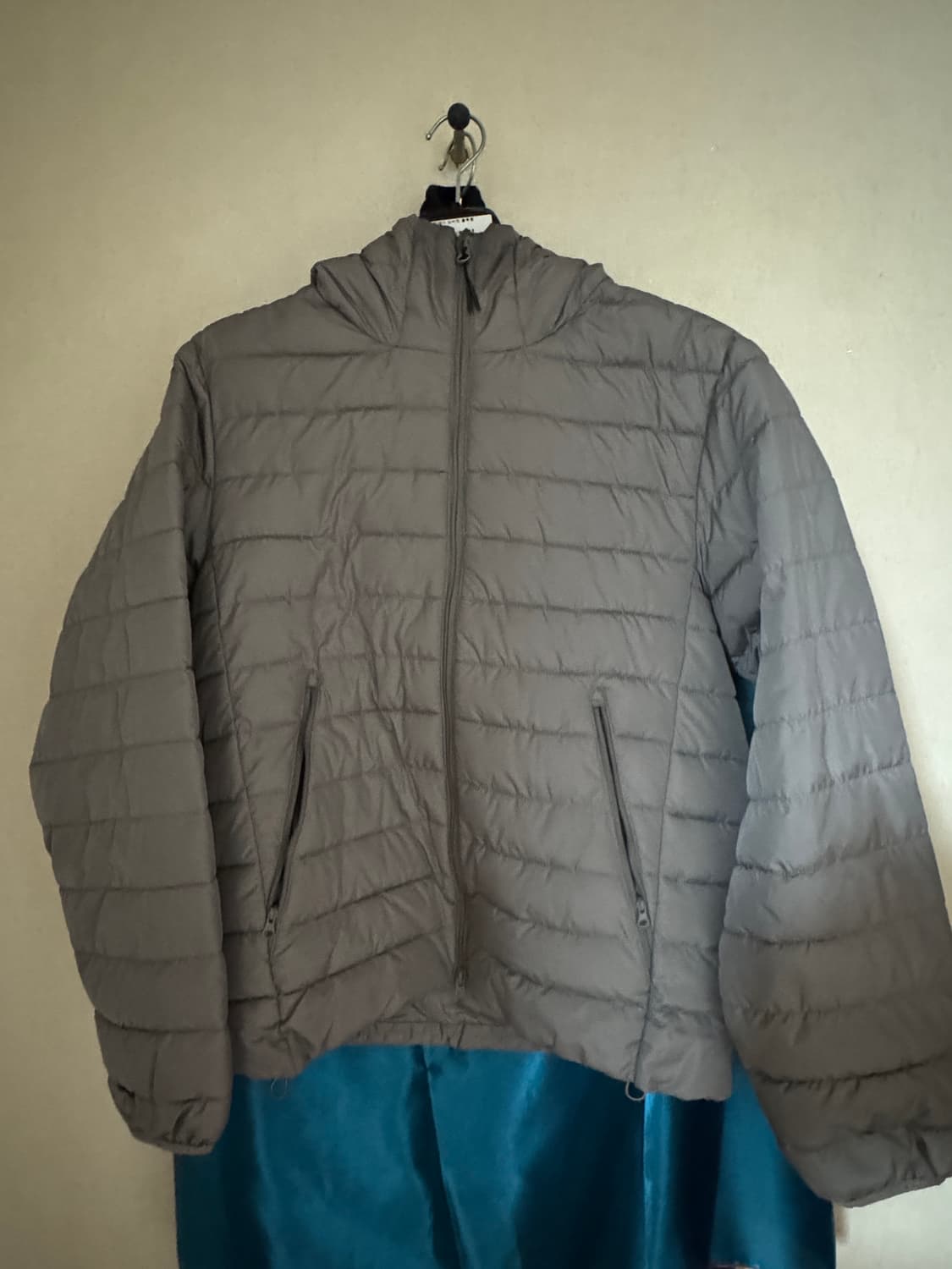 에잇세컨즈 경량패딩 m 상품이미지2