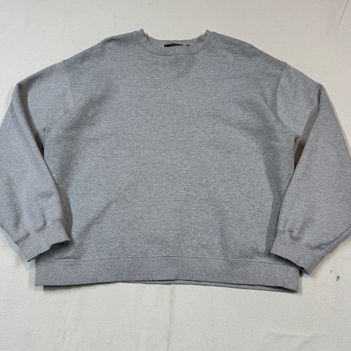 2) 해칭룸 와이드 크롭 스웨트셔츠 맨투맨 상품이미지2