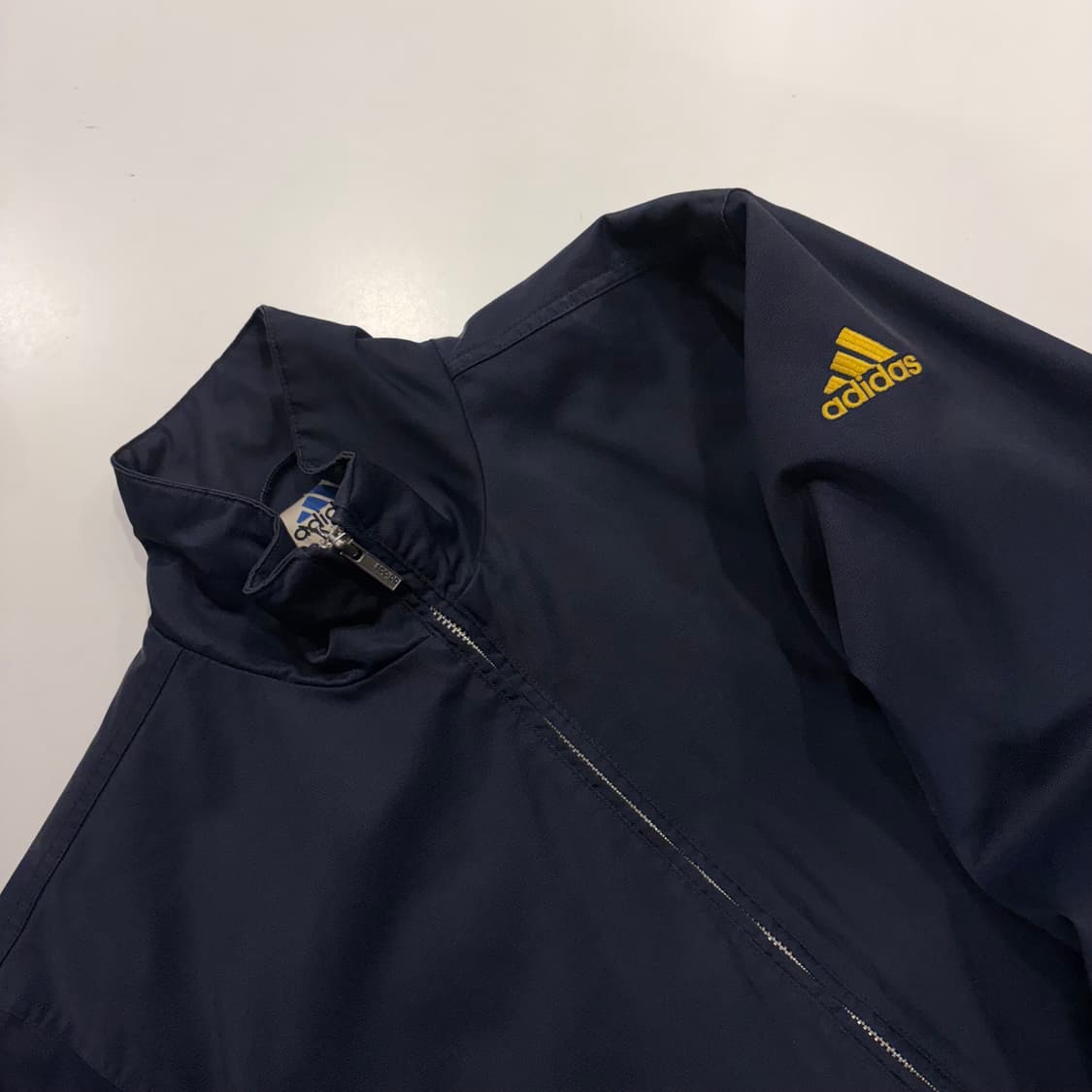 [100] 90s 아디다스 올드스쿨 네이비/옐로우 배색 바람막이 B712 상품이미지3