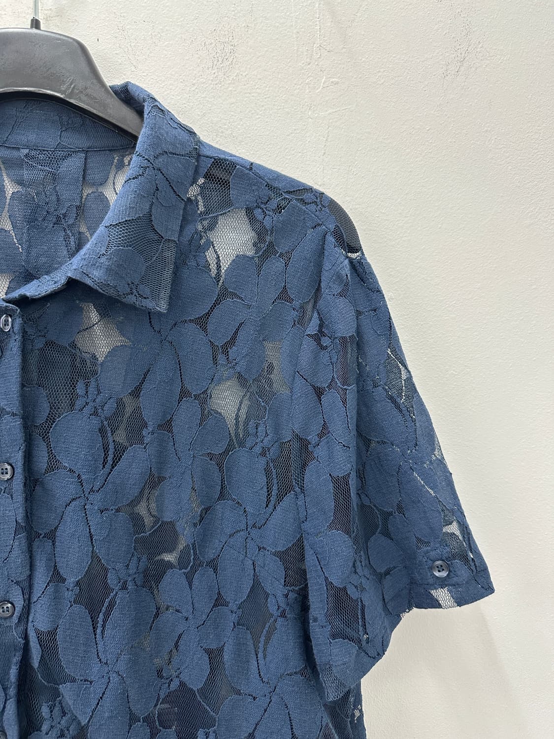 Floral Sheer Embroidered half Shirts 상품이미지4