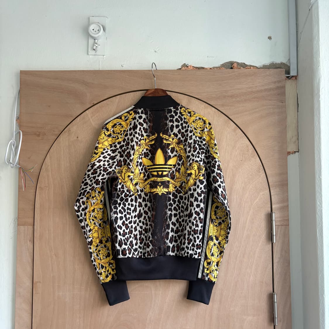 아디다스 제레미스캇 레오파드 트랙탑 상품이미지4