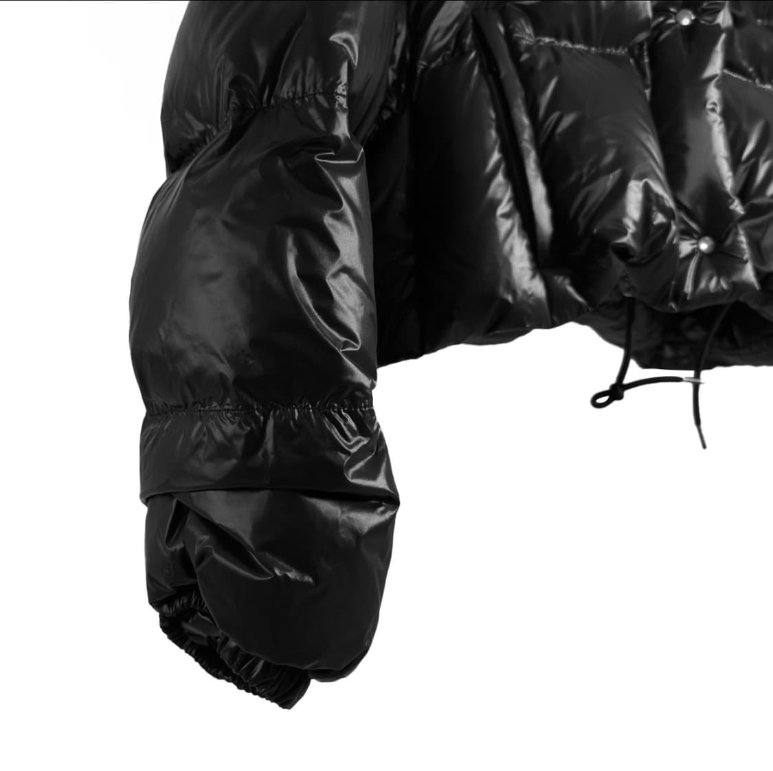 [42] 프라다 여성 삼각로고 리나일론 컨버터블 숏 패딩 자켓 블랙 상품이미지7