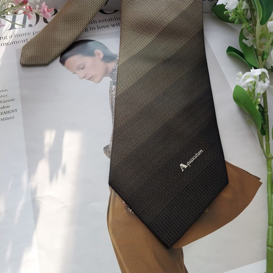 아쿠아스큐텀 실크 솔리드 텍스처 넥타이 9.8cm A+등급 K1708
 상품이미지5