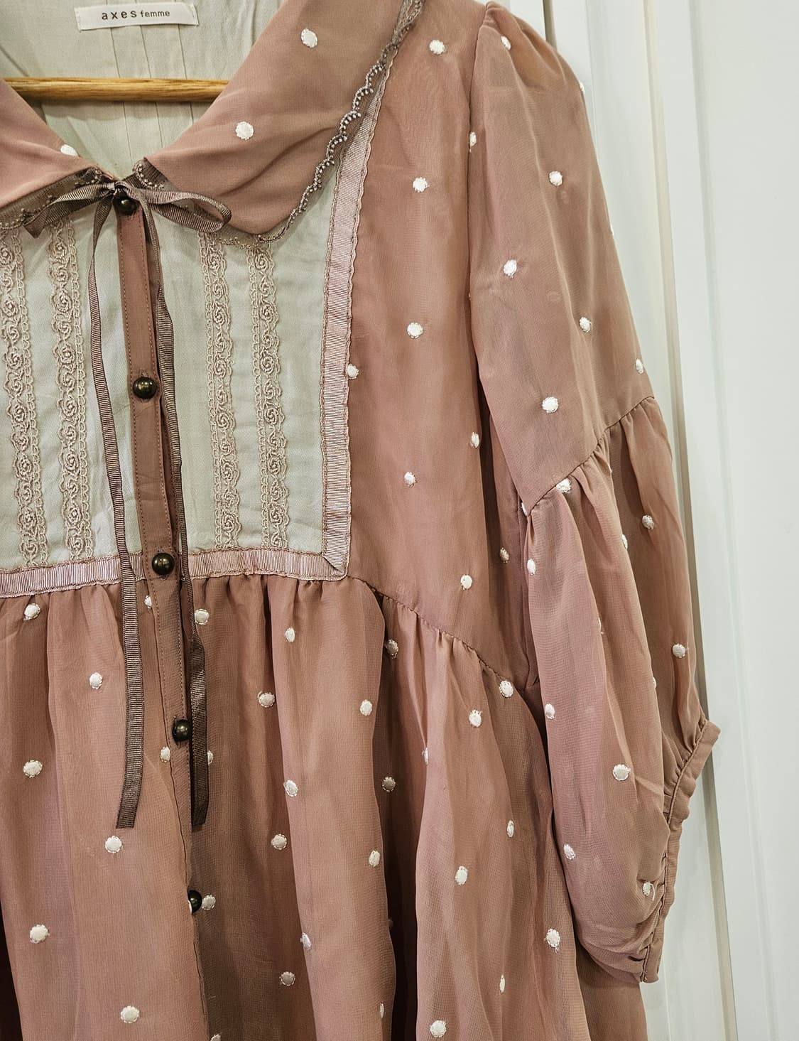 엑시즈팜 도트 쉬폰 블라우스 (초코무드) 상품이미지3