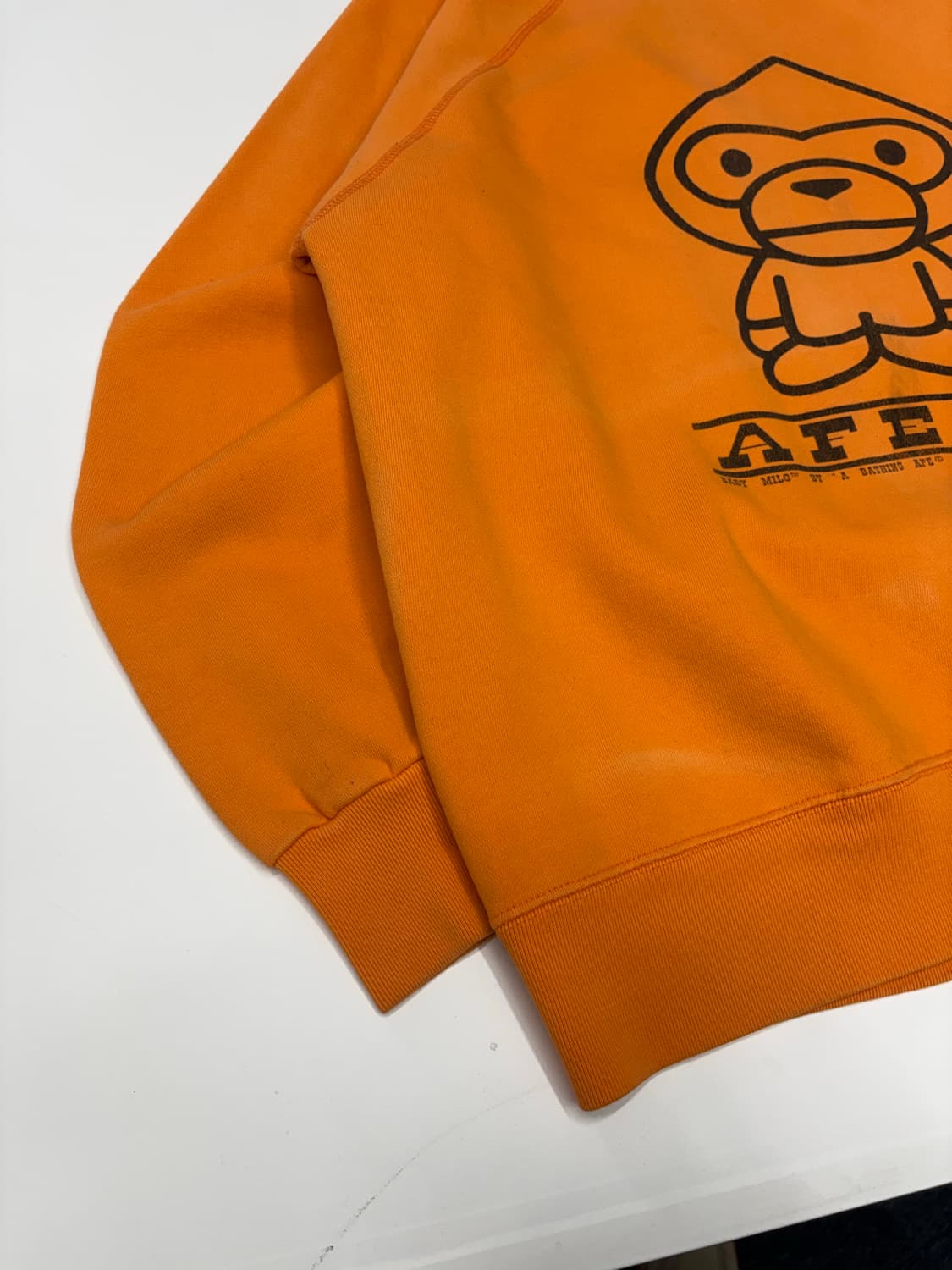 에이프 00s 마일로 오렌 스웻셔츠 상품이미지4