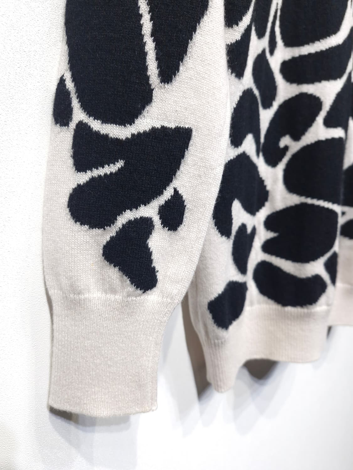 BOTTEGA VENETA 보테가베네타 아트 패턴 니트(캐시미어100%) 상품이미지7