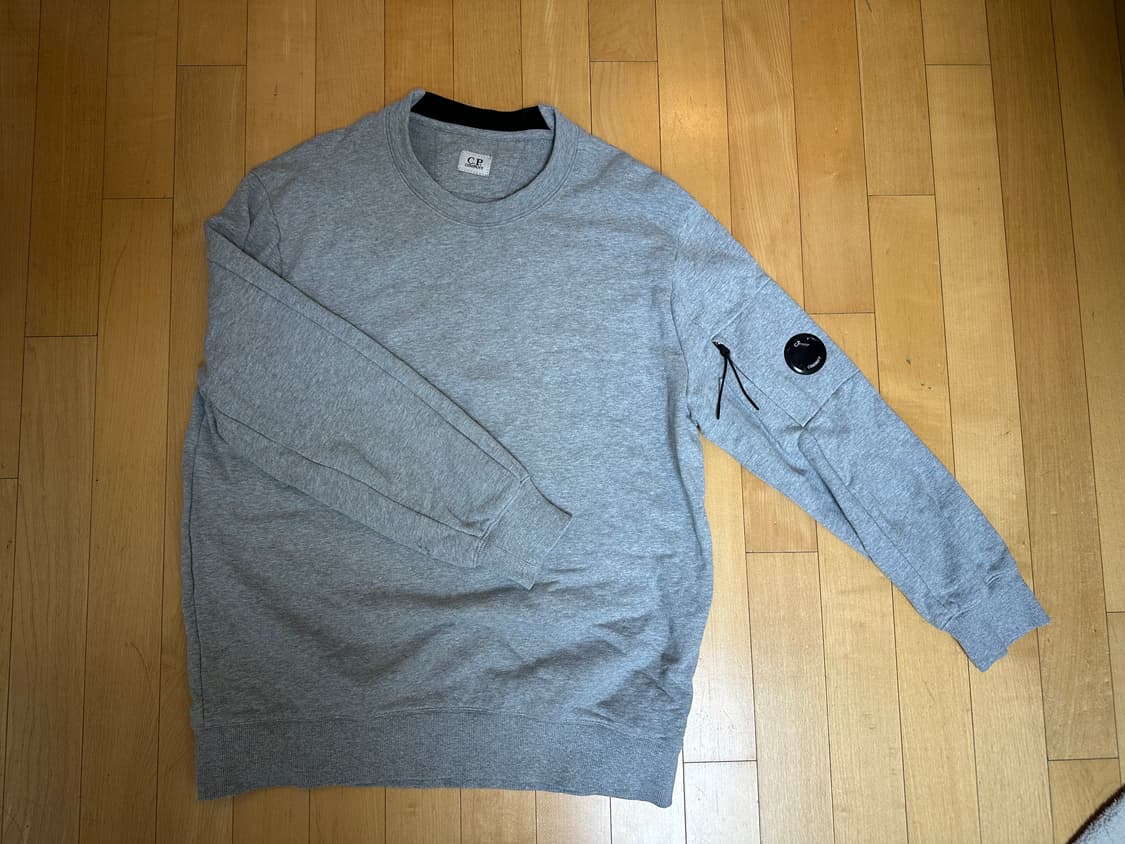 CP 컴퍼니 렌즈 맨투맨 XL 회색 상품이미지1