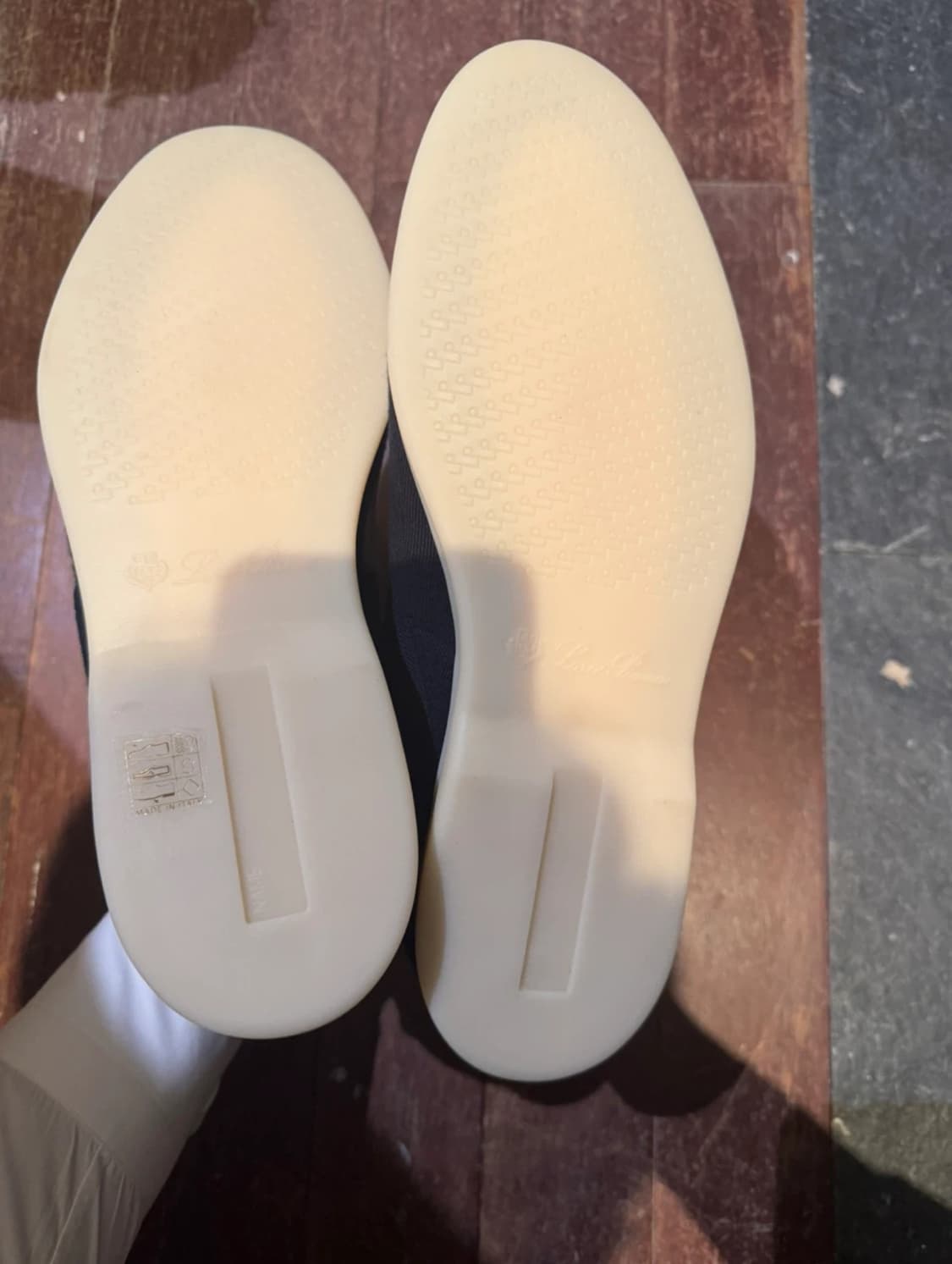 로로피아나 오픈워크 네이비 43 상품이미지3